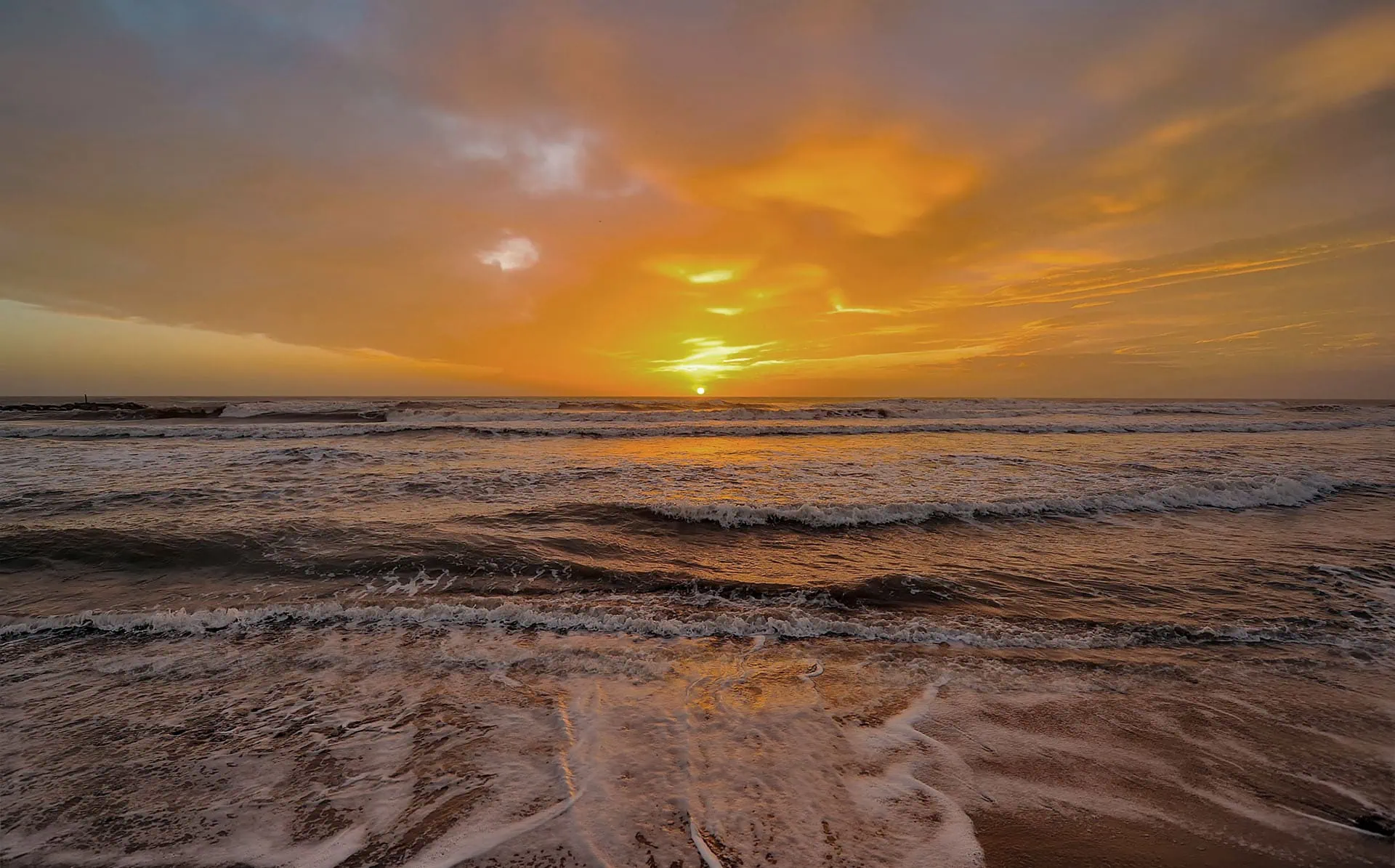 Ephemeral Glow - Whispers of the Dying Sun